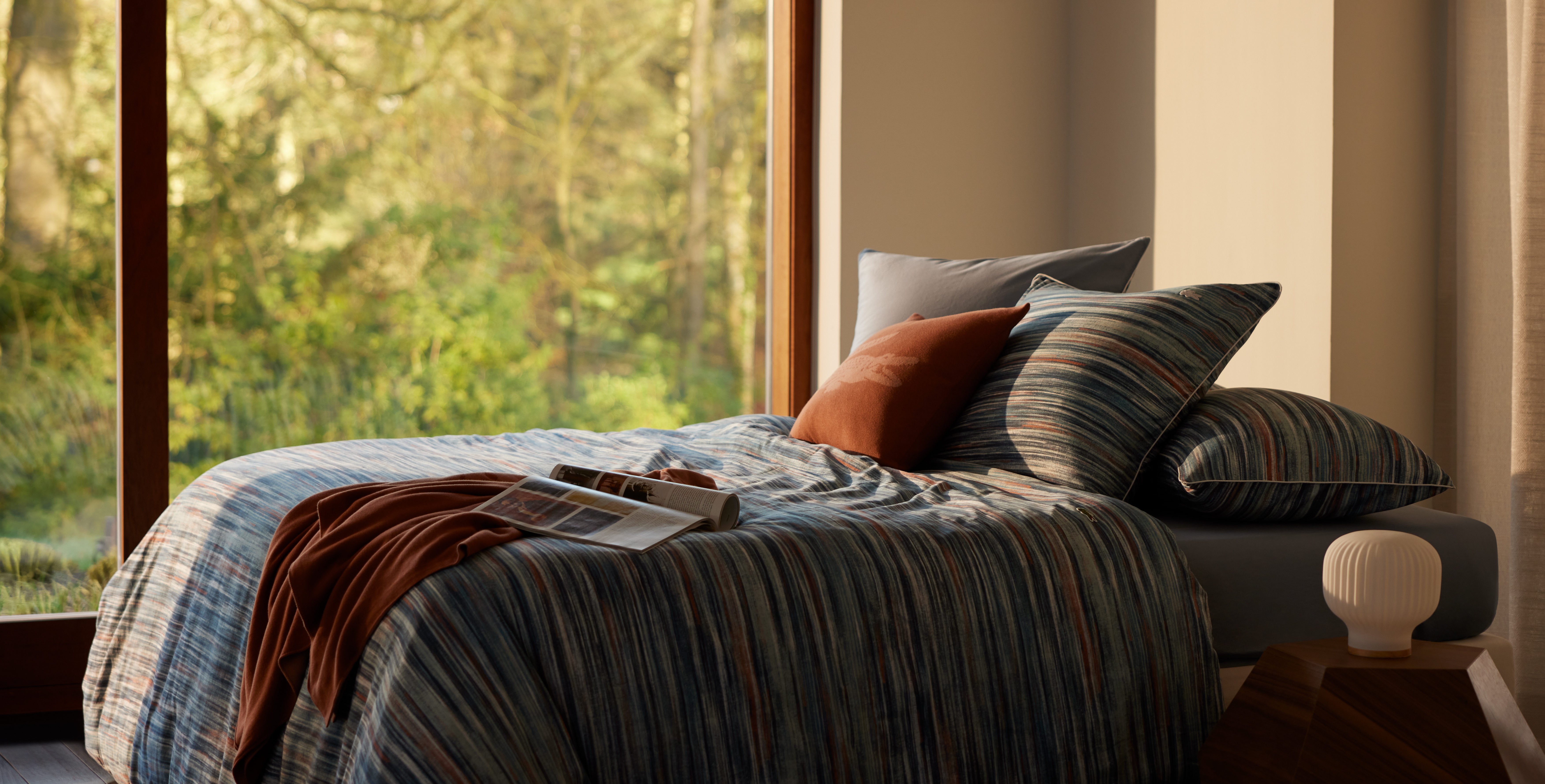 Bed set L BRUSH - Lifestyle - Lacoste - LACOSTE_AH24_LBRUSH_Lit_Ambiance - 1