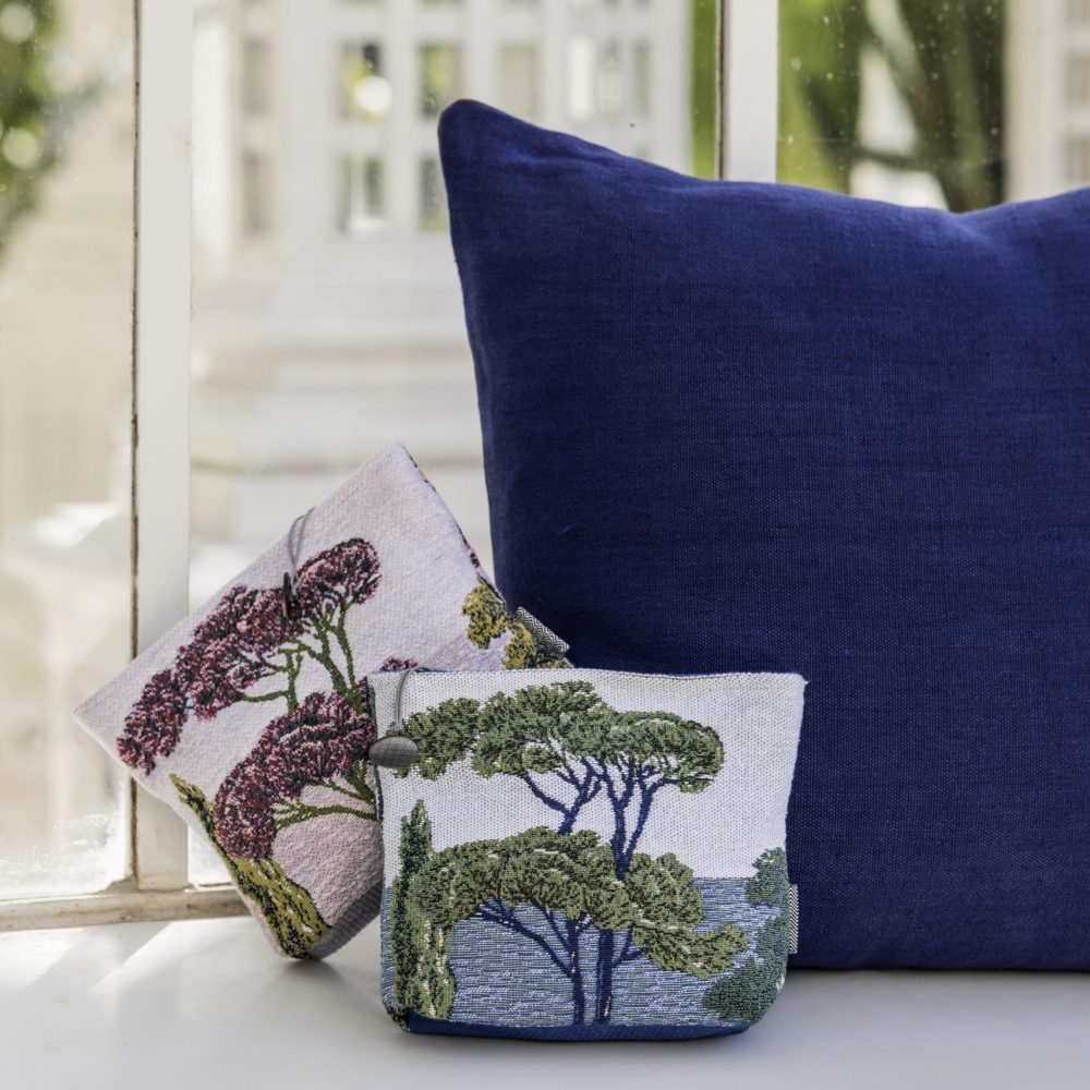 6 x 8 tote Lifestyle - PARC - Iosis - 3152204275351-Parc-Azur-Trousse-Ambiance Parc-Trousse-Ambiance - 1
